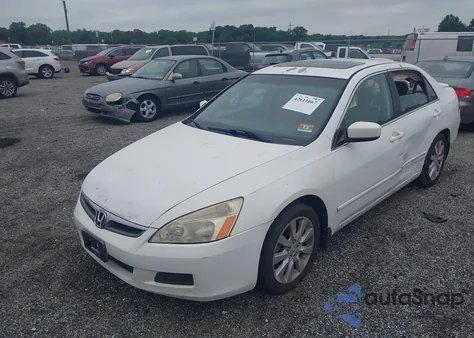 2006 Honda Accord 3.0 Ex z USA, uszkodzony, nr VIN 1HGCM66556A055376